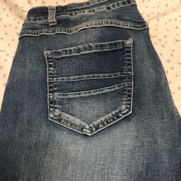 Size 18R Skinny Distressed Jeans, triple button closure, medium wash - Picture 2 of 4